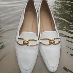 Veronica Beard White Leather Loafers with Gold Chain Detail